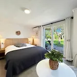 07301 Casa Del Mar *
